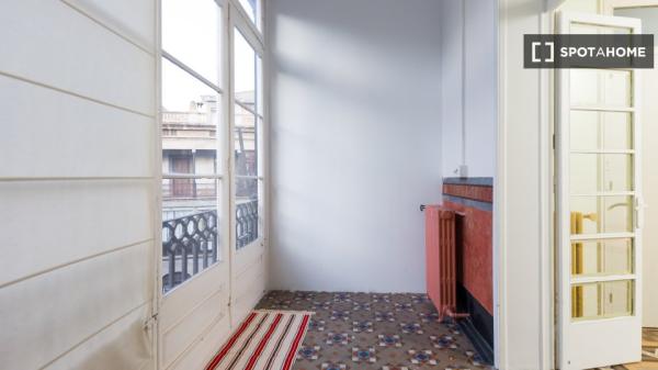 Habitación en piso compartido de 9 habitaciones en La Dreta de l'Eixample