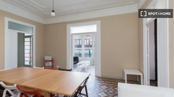 Habitación en piso compartido de 9 habitaciones en La Dreta de l'Eixample