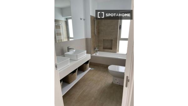 Appartement de 4 chambres à louer à Huelva