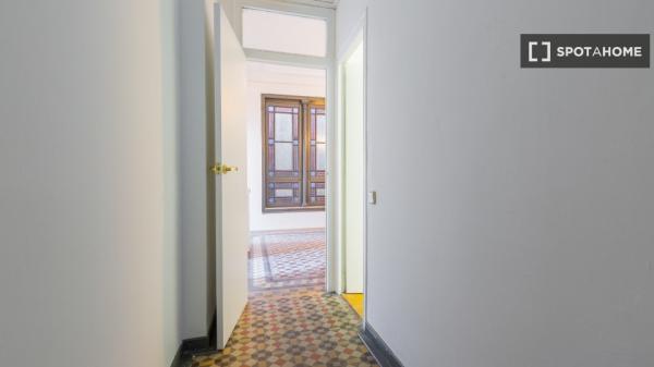 Habitación en piso compartido de 9 habitaciones en La Dreta de l'Eixample