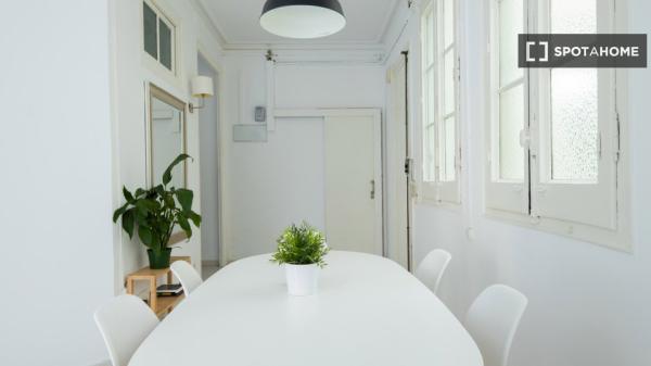 Zimmer in einer Wohngemeinschaft in Barcelona