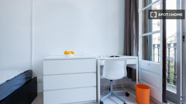 Zimmer in einer Wohngemeinschaft in Barcelona