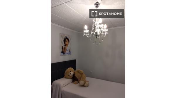 Habitación en piso compartido en Onil