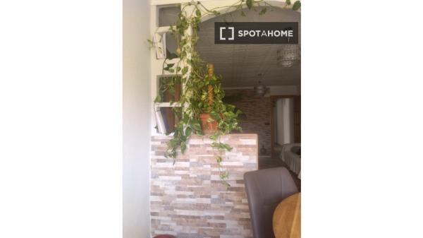 Habitación en piso compartido en Onil