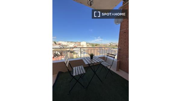 Habitación en piso compartido, 5 camas, Murcia