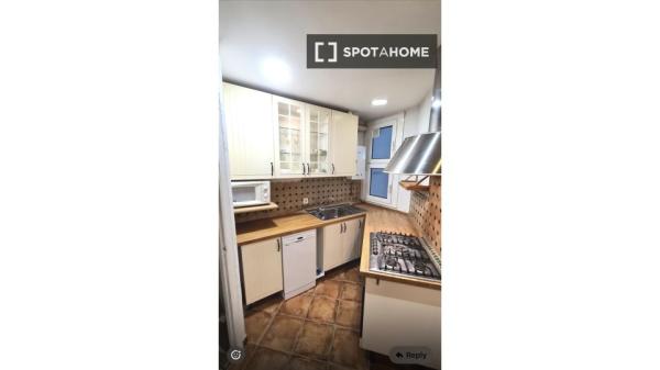 2-bedroom apartment for rent in el Camp de l'Arpa del Clot