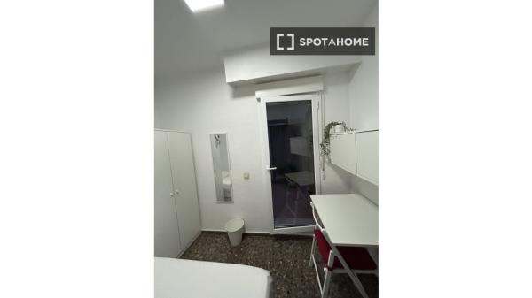 Zimmer in Wohngemeinschaft in València