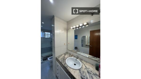 Zimmer in Wohngemeinschaft in València