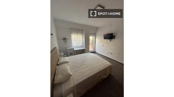 Zimmer in Wohngemeinschaft in València