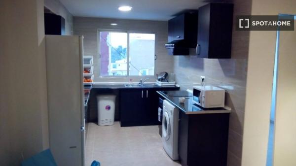 Habitación en piso compartido en Montcada