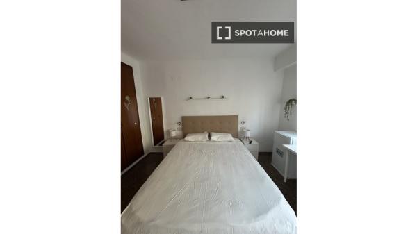 Zimmer in Wohngemeinschaft in València