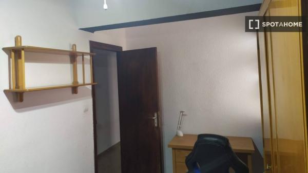 Habitación en piso compartido en Montcada