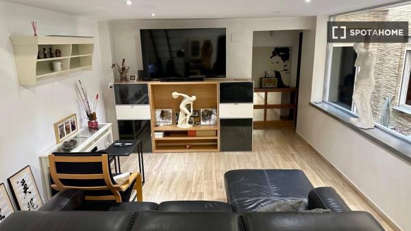 Habitación en piso compartido de 3 habitaciones en alquiler en Sabadell