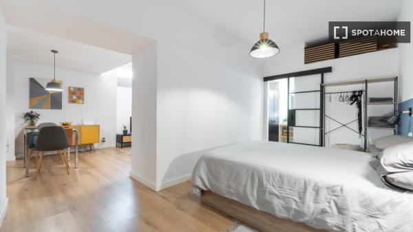 1-pokojowe mieszkanie do wynajęcia w Palacio, Madryt