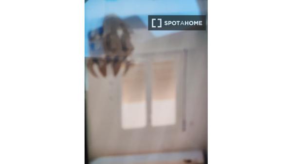 Pokój we wspólnym mieszkaniu w Barcelonie