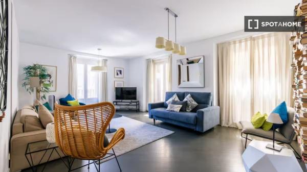 2-bedroom apartment for rent in Justicia, Madrid.