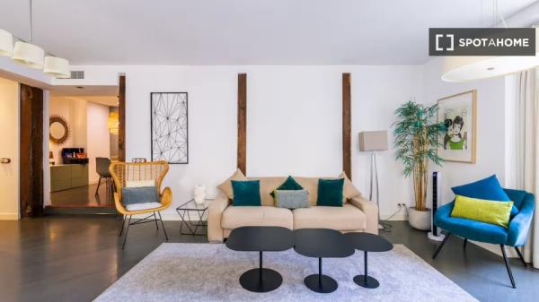 2-bedroom apartment for rent in Justicia, Madrid.