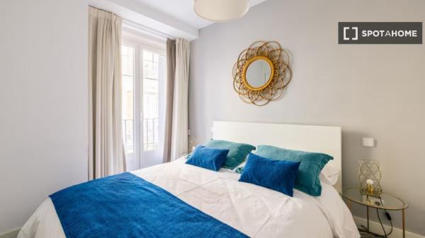 2-bedroom apartment for rent in Justicia, Madrid.