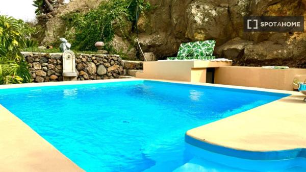 2-bedroom apartment for rent in Santa Cruz de Tenerife.