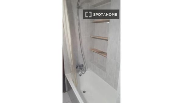 Room in shared 3-bedroom apartment, El Masnou, Barcelona