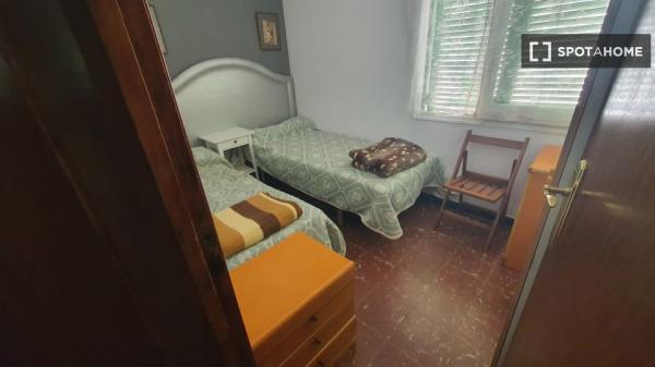 Room in shared 3-bedroom apartment, El Masnou, Barcelona