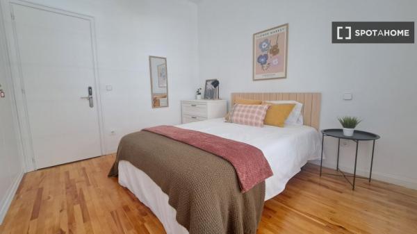 Se alquila habitación en Paseo de la Castellana