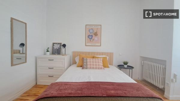Se alquila habitación en Paseo de la Castellana