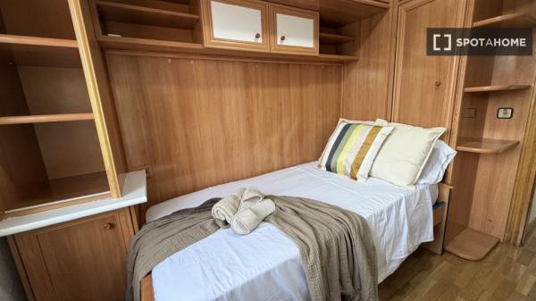 4-bedroom apartment for rent in Casco Histórico de Vallecas