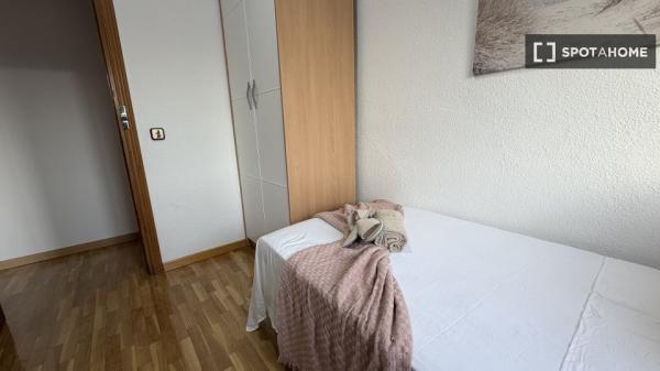 4-bedroom apartment for rent in Casco Histórico de Vallecas