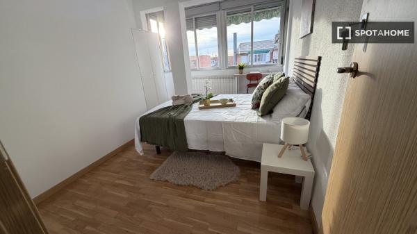 4-bedroom apartment for rent in Casco Histórico de Vallecas