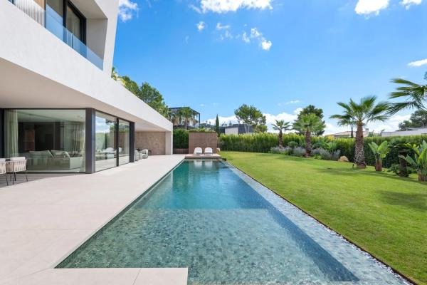 villa en la bahía de Cap Falcó