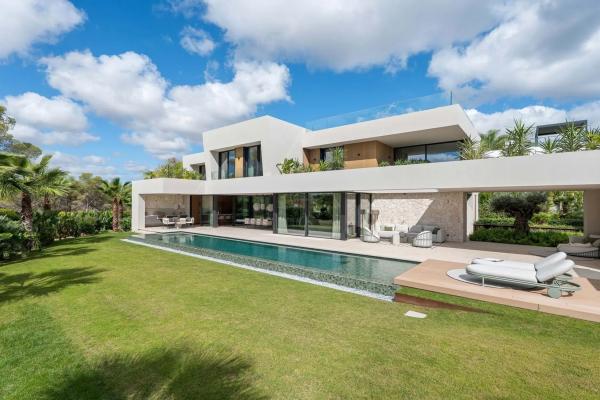 villa en la bahía de Cap Falcó