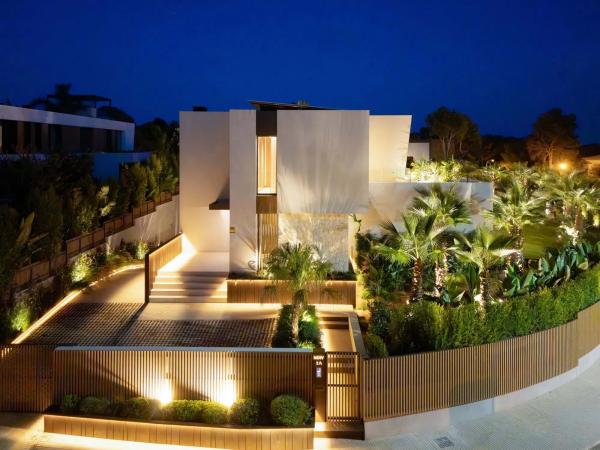 villa en la bahía de Cap Falcó