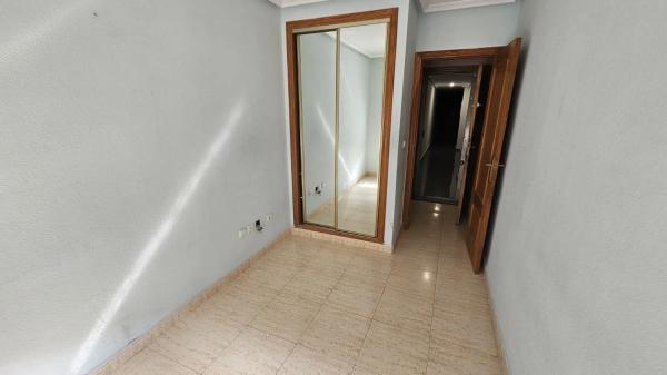 Piso en calle Santa Trinidad s/n