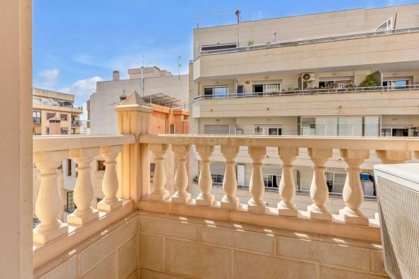 Piso en calle San Policarpo, 52