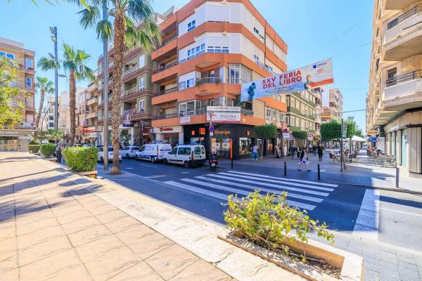 Piso en calle Ramón Gallud, 52