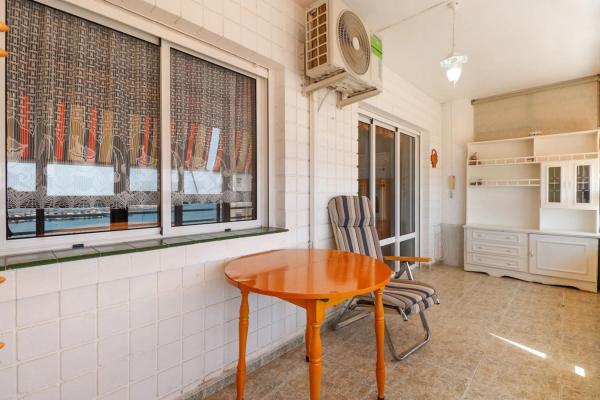 Piso en avenida Desiderio Rodríguez, 6