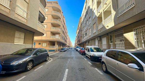 Estudio en calle Rafal, 20