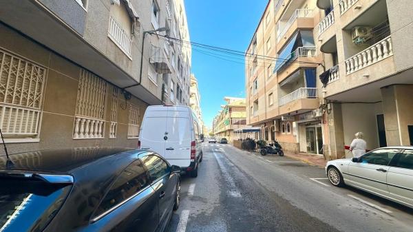 Estudio en calle Rafal, 20