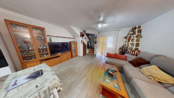 Chalet pareado en calle Urbano Arregui, 63