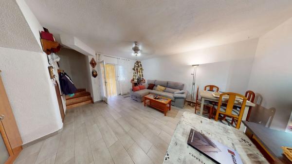 Chalet pareado en calle Urbano Arregui, 63