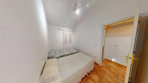 Chalet pareado en calle Urbano Arregui, 63