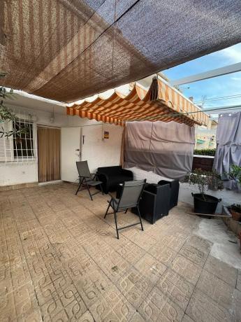 Chalet pareado en calle Urbano Arregui, 63