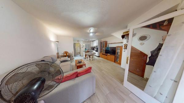 Chalet pareado en calle Urbano Arregui, 63