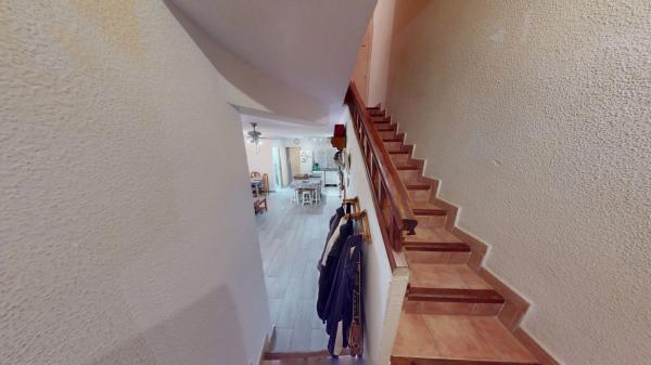 Chalet pareado en calle Urbano Arregui, 63