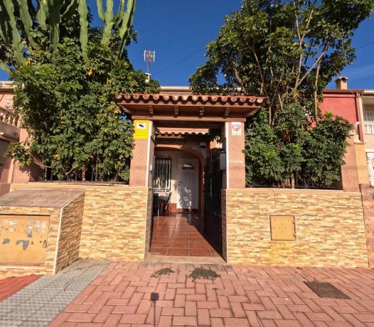 Chalet adosado en calle La Marina