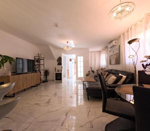 Chalet adosado en calle La Marina