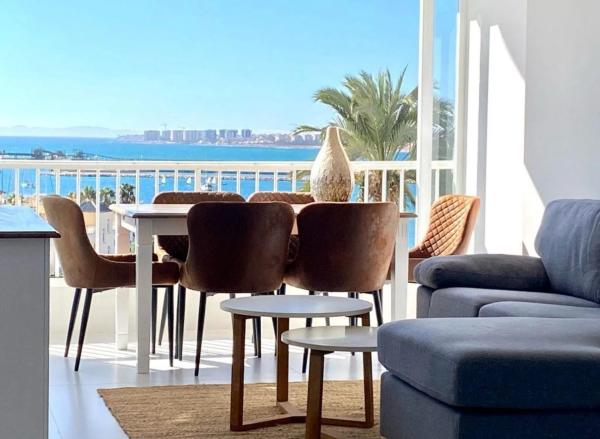 Piso en Puerto Deportivo Marina Internacional, Playa Acequión