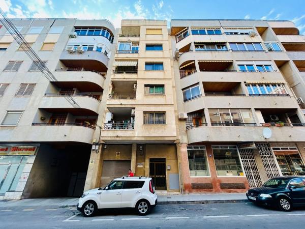 Piso en calle San Miguel de Salinas, 2