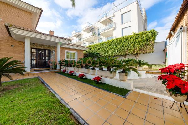 Casa independiente en calle Mar Rojo, 1